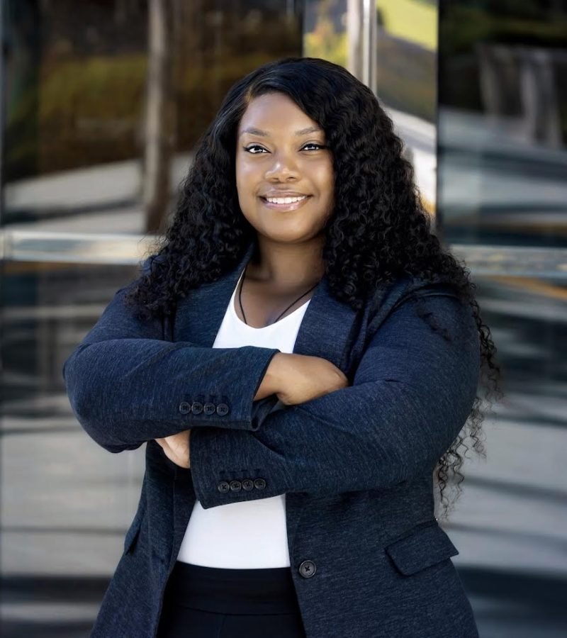 Bio_Photo_-_Keunshea_Fleming